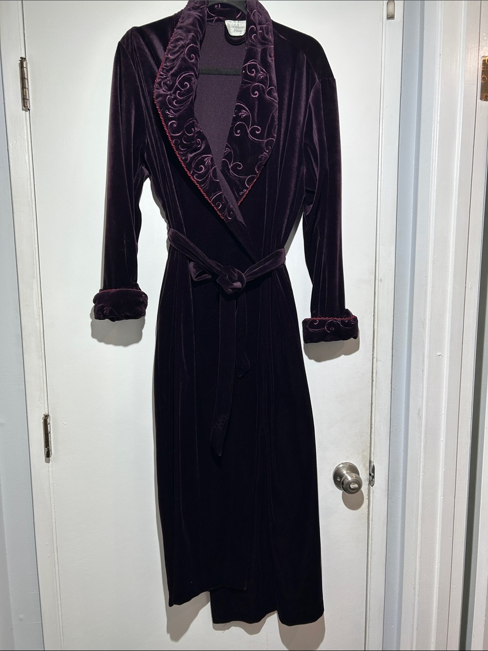 Jasmine Rose Purple Velvet/Velour Robe 2 Side Pockets Embroidered Trim Size S